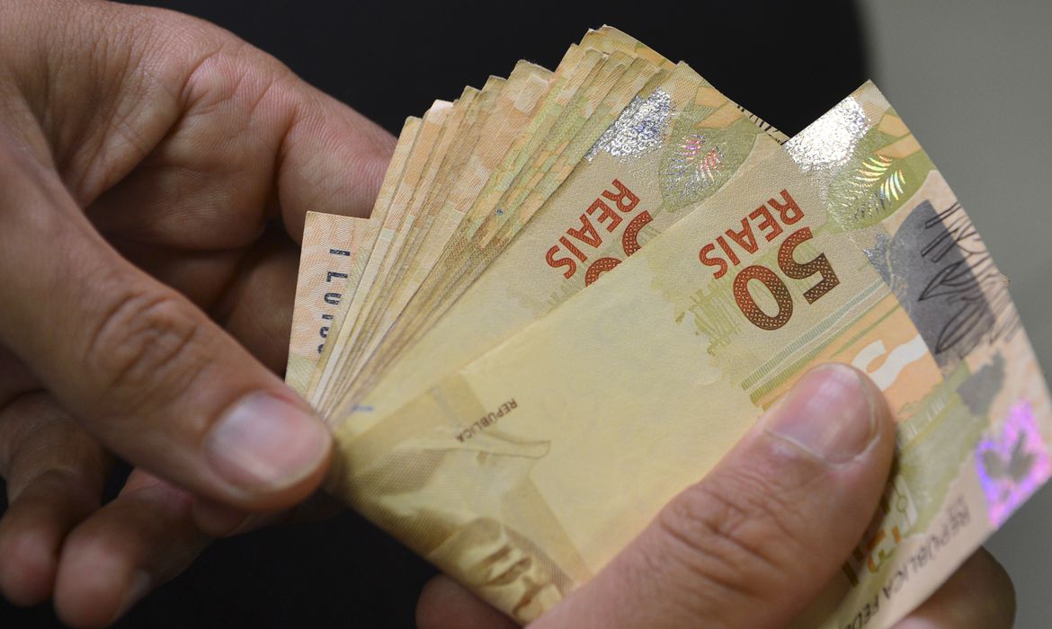 Governo prorroga Desenrola até 20 de maio