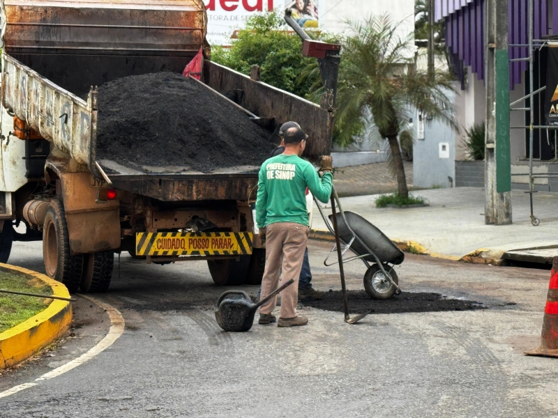 Obras intensifica a manutenção de ruas e revestimento asfáltico proporciona durabilidade