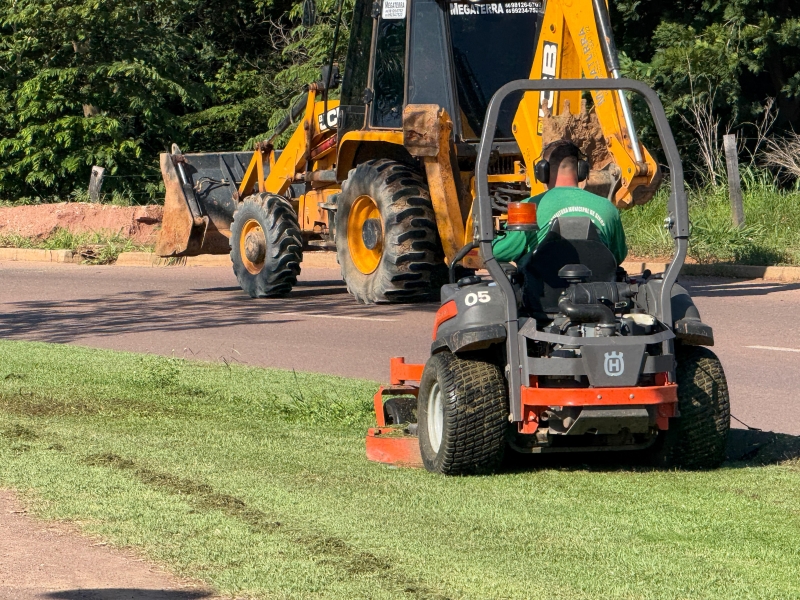 Prefeitura de Sinop inicia semana intensificando trabalhos de limpeza e manutenção urbana