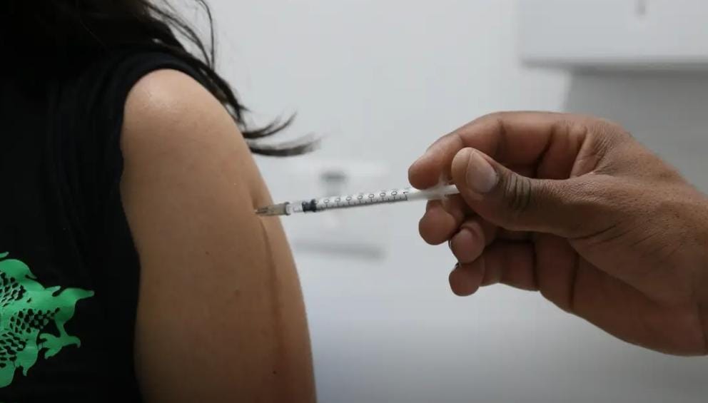 Vacinas contra covid-19 serão enviadas hoje para todo o Brasil