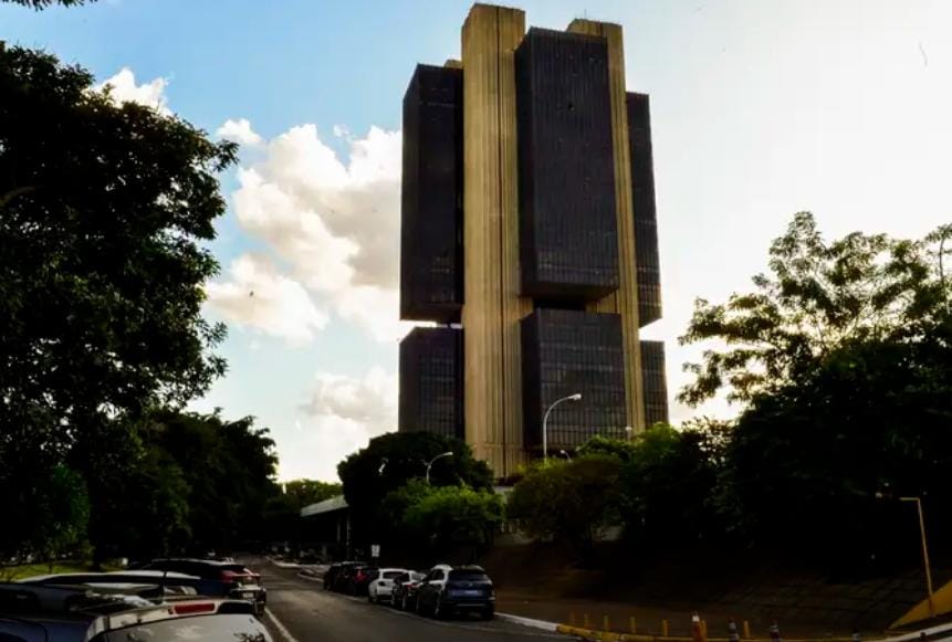 Copom decide nesta quarta em quanto elevará juros básicos