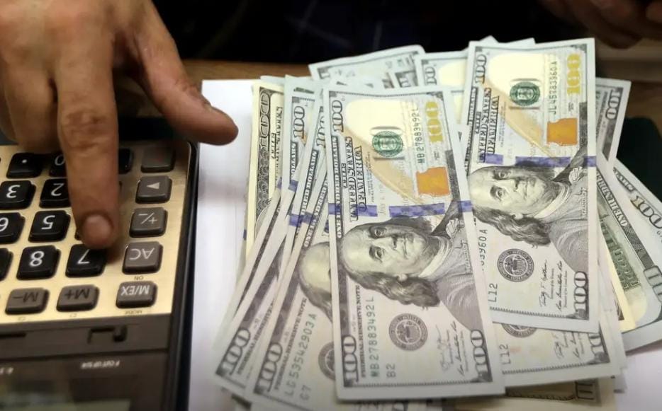 Dólar sobe para R$ 6,09 e bate recorde nominal de cotação
