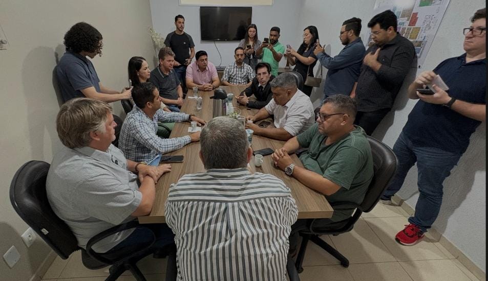 Vereadores se reúnem com hospital, cobram pagamento dos funcionários e preparam visita a Cuiabá