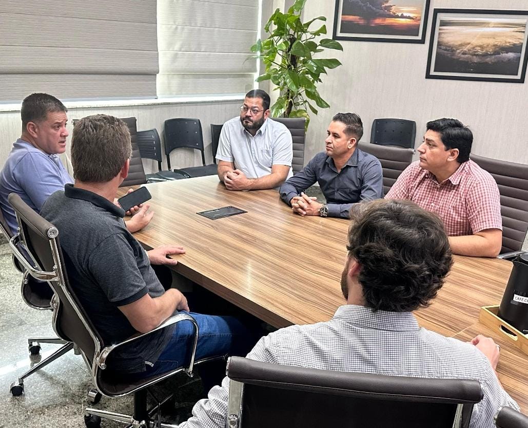 Vereador Célio Garcia participa de visita técnica ao transporte público de Lucas do Rio Verde