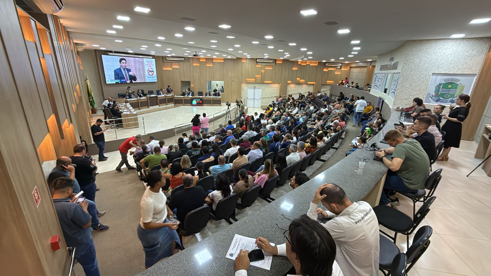 Em sessão marcada por homenagens, Câmara Municipal de Sinop aprova 37 proposituras