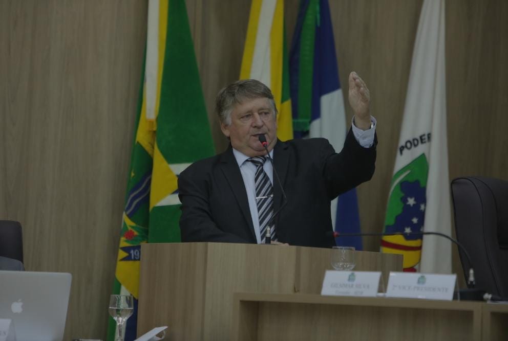 Remídio Kuntz sugere organização de carros no aeroporto e rodoviária de Sinop