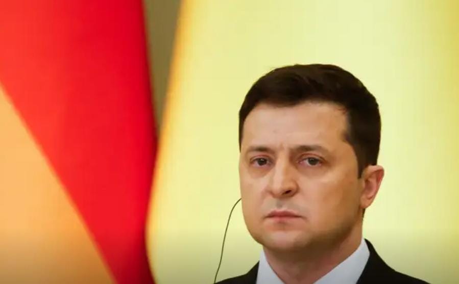 Devemos alcançar a paz pela força, diz Zelenskyy no 3º ano em guerra