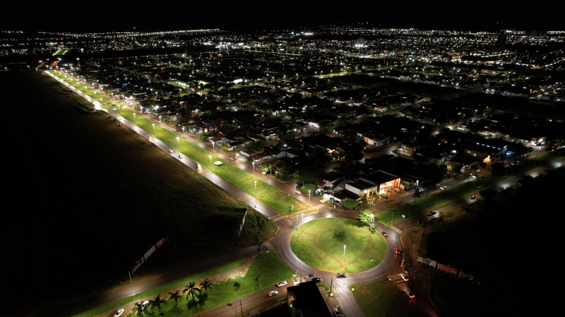Duplicação da Avenida Tarumãs recebe iluminação pública de LED e reforça segurança para população