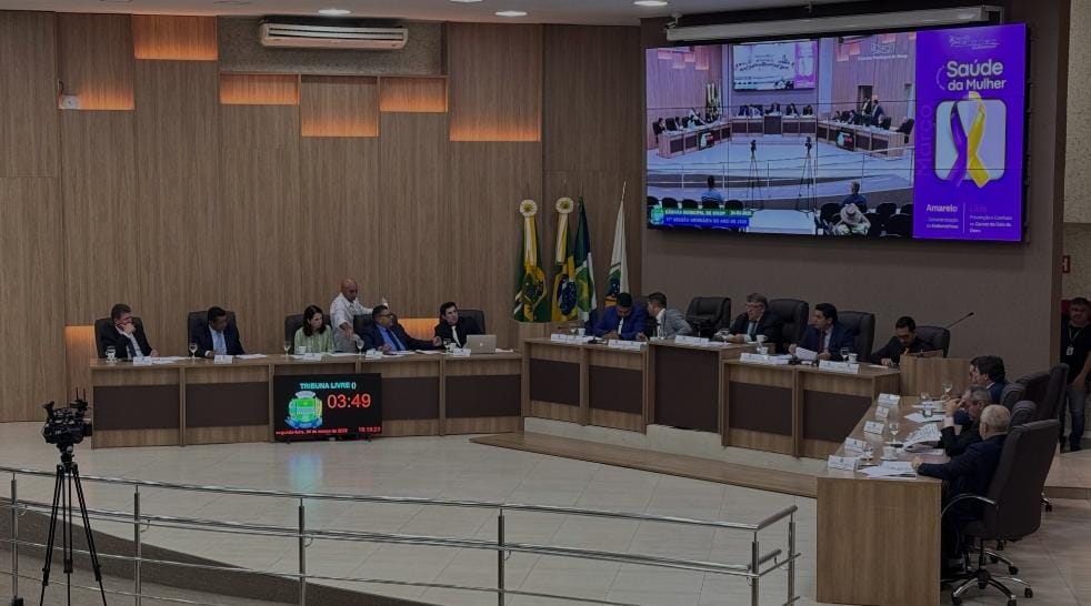 Câmara discute políticas para resíduos sólidos e aprova atualização em taxas de remoção de veículos