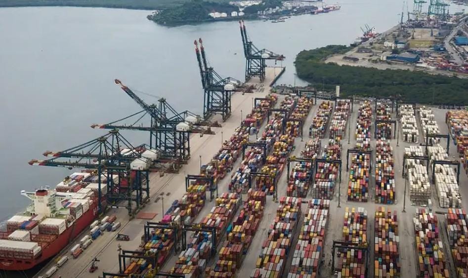Brasil pode ganhar mercados com tarifaço de Trump, diz economista