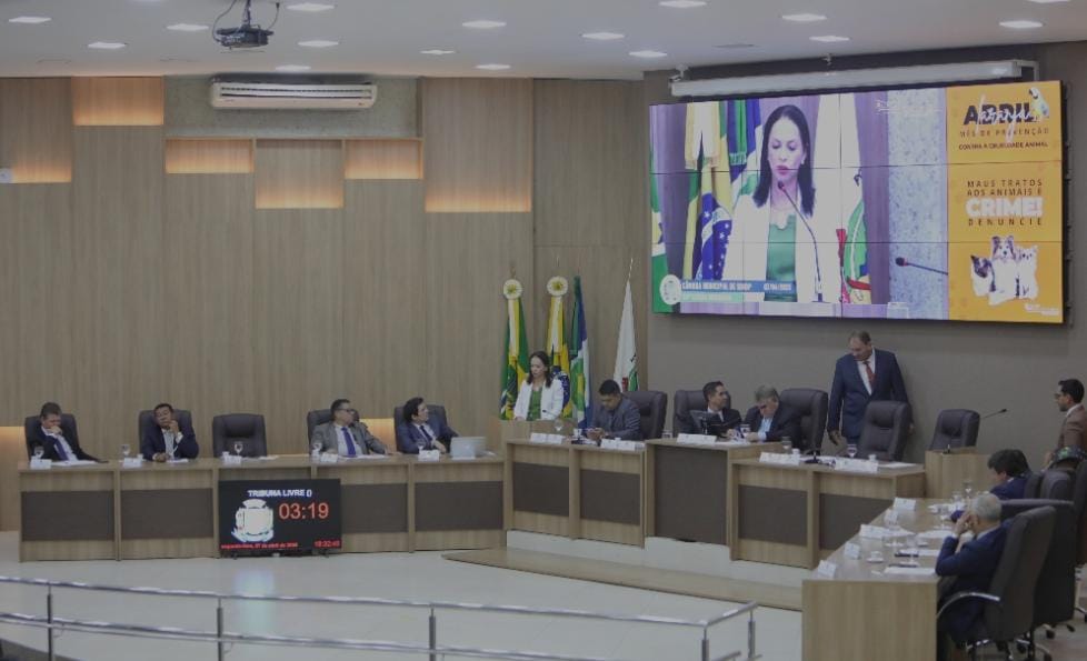 Vereadores aprovam novo plano de gestão do lixo e passam projeto para proibir dinheiro público em shows polêmicos