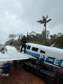 Avião com meia tonelada de cocaína avaliada em R$ 12,5 milhões é apreendido