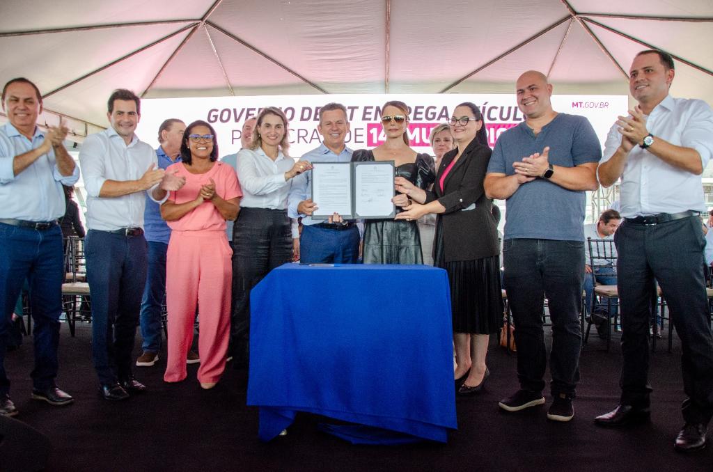 Vai fortalecer as ações da assistência social nos municípios, afirma prefeito durante entrega de carro novo