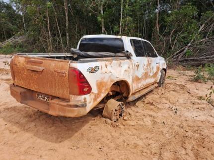 Criminoso morre baleado pela polícia após fuga de assalto a residência