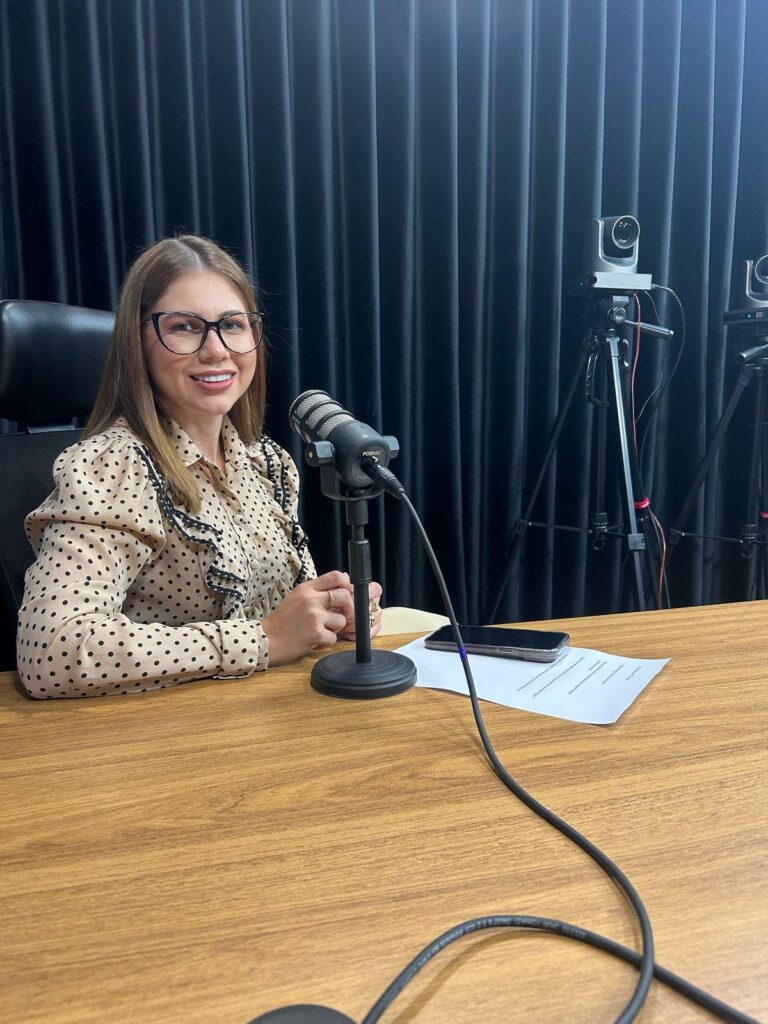 Simone Casagrande ministra curso sobre como posicionar sua empresa nas redes sociais e vender mais