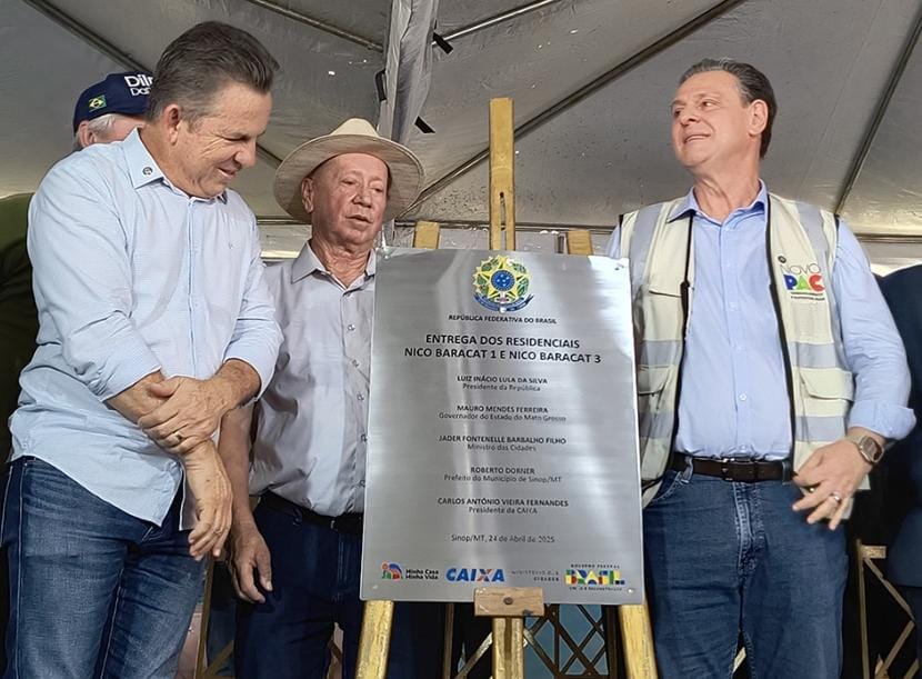 Prefeito  Roberto Dorner Governador  e ministro entregam mais de 500 apartamentos para famílias de Sinop