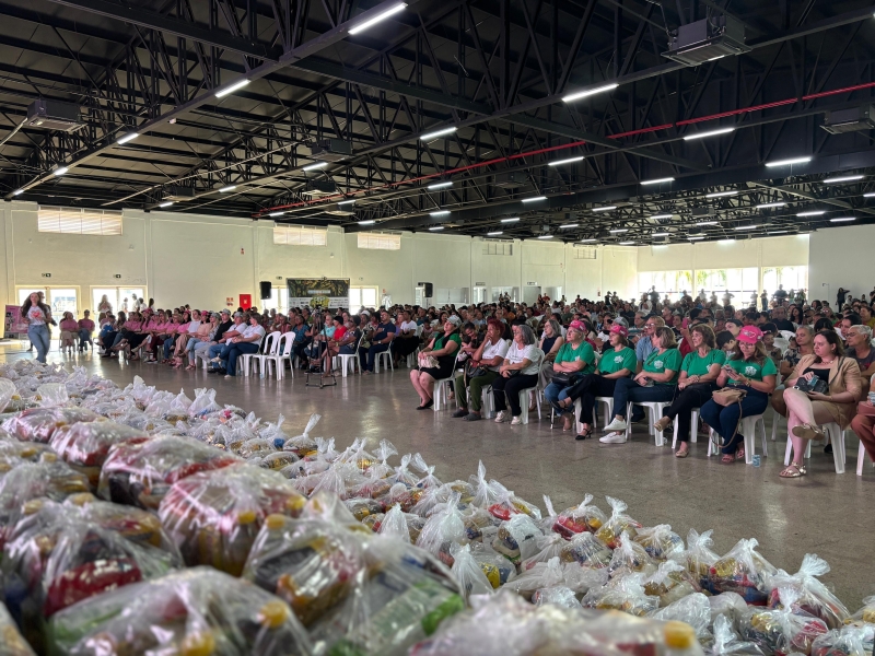 Famílias dos CRAS são beneficiadas com cestas básicas do projeto social A fome não espera