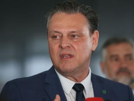 Gripe aviária não deve impactar preço da carne de frango, diz ministro