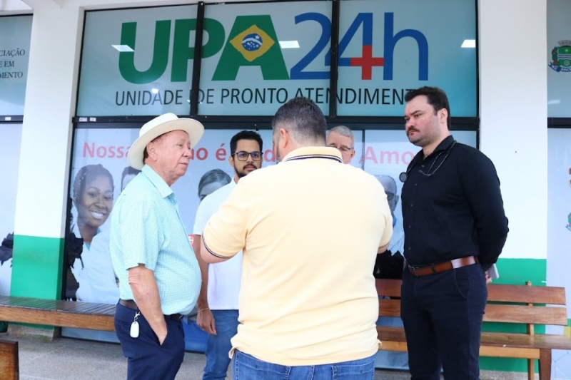 Prefeito Roberto Dorner vistoria serviços na UPA e cobra melhorias nos atendimentos