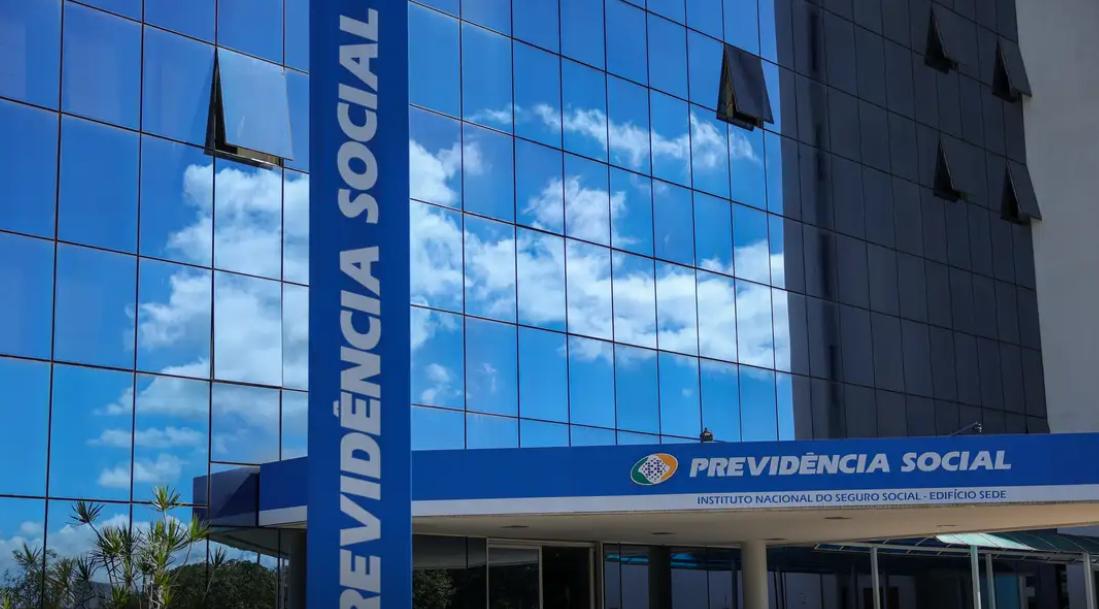 Justiça bloqueia R$ 23,8 milhões de suspeitos de fraude contra INSS