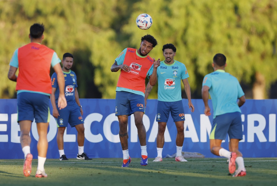 Ancelotti testa mudanças no ataque da seleção brasileira