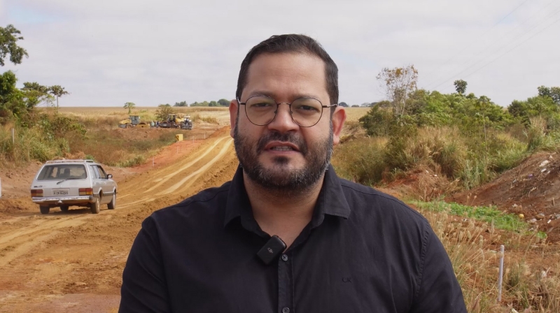 Vice-prefeito Paulinho Abreu acompanha retomada das obras de asfaltamento da Estrada Selene