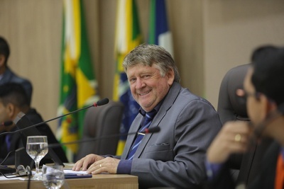 Remídio Kuntz pede redutores de velocidade e iluminação para áreas de risco