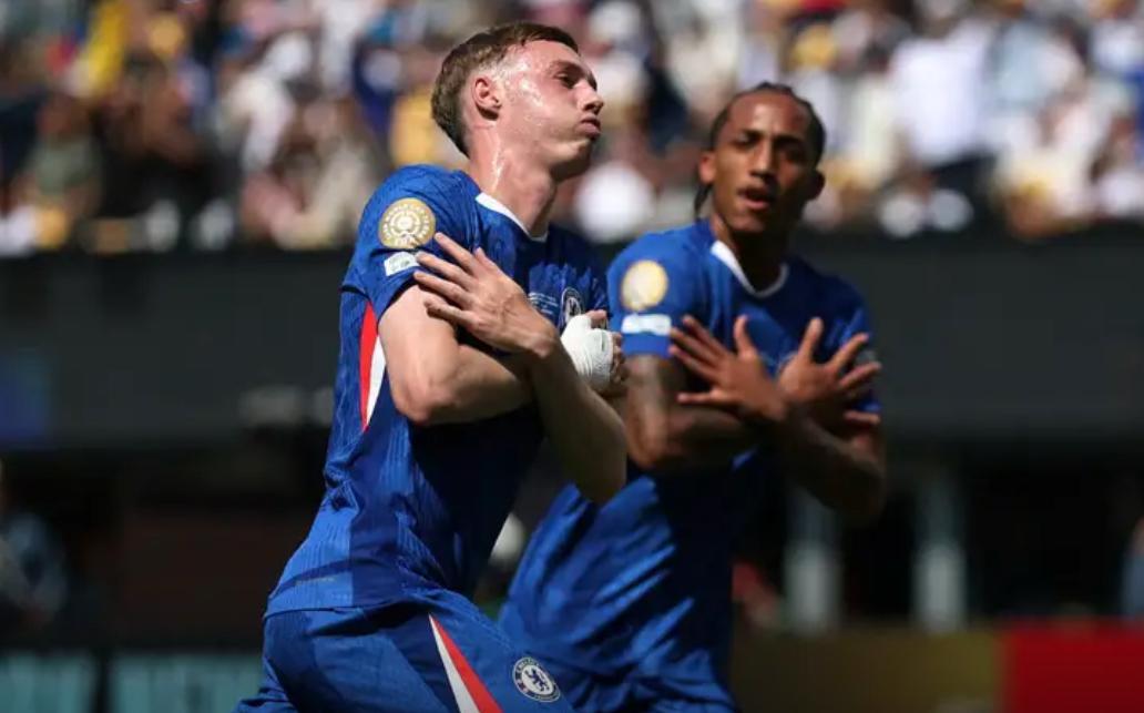 Sob a batuta de Palmer, Chelsea derrota PSG para conquistar o mundo