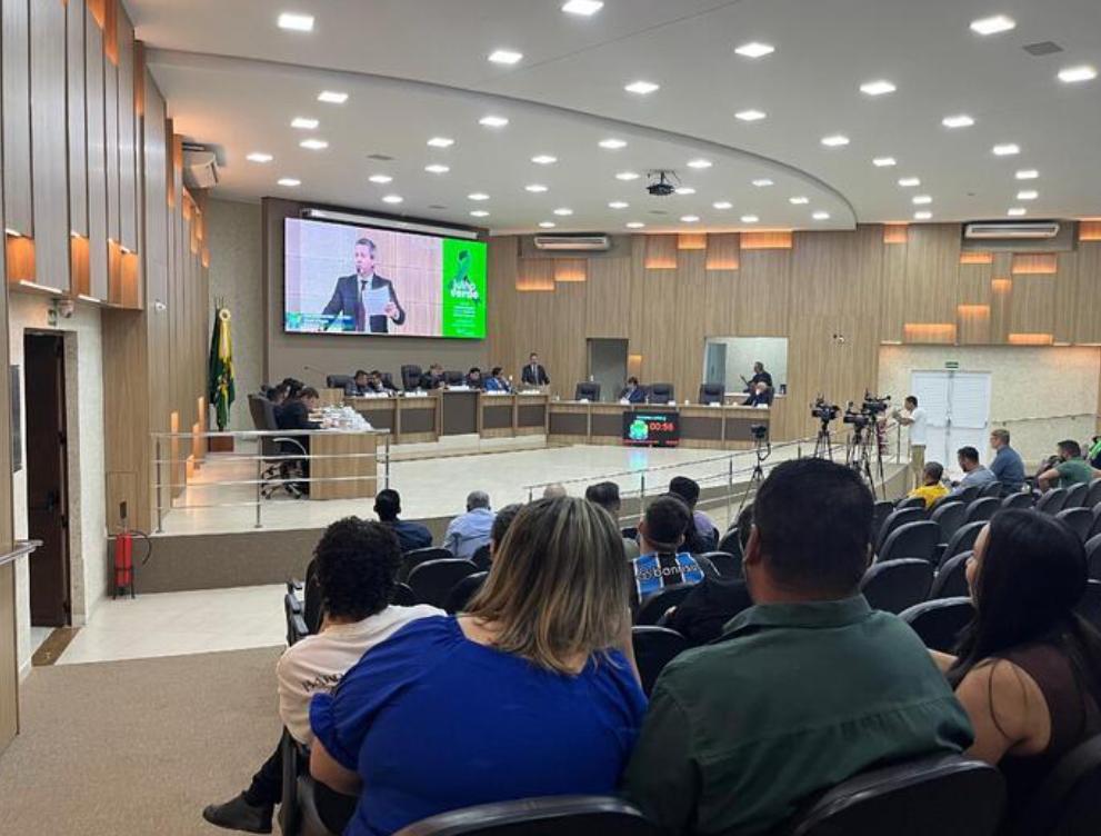 Câmara aprova R$ 27 milhões em créditos e projeto que amplia prazo para carros de aplicativo segue para segunda votação