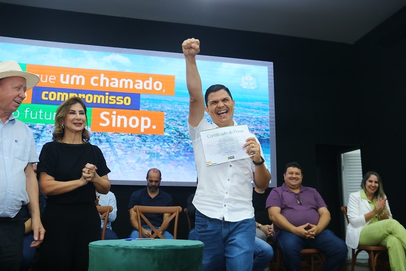 Posse: Servidores expressam contentamento com estrutura educacional de Sinop durante certificação