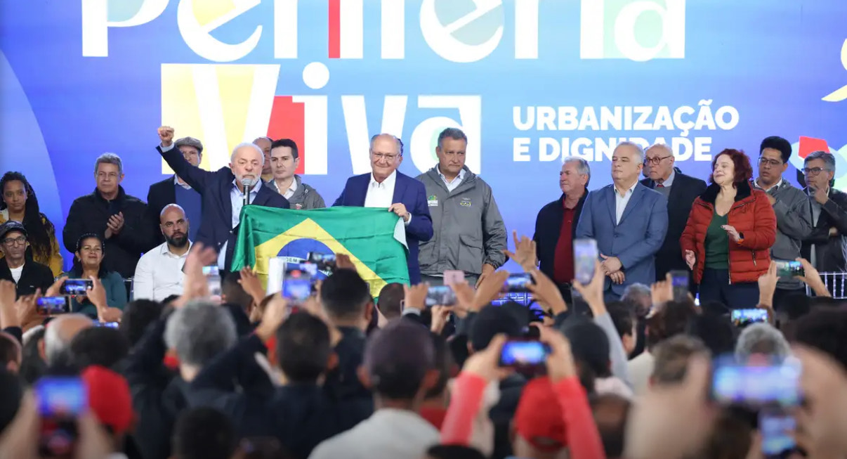 Lula anuncia programa que investirá R$ 4,67 bilhões em bairros pobres