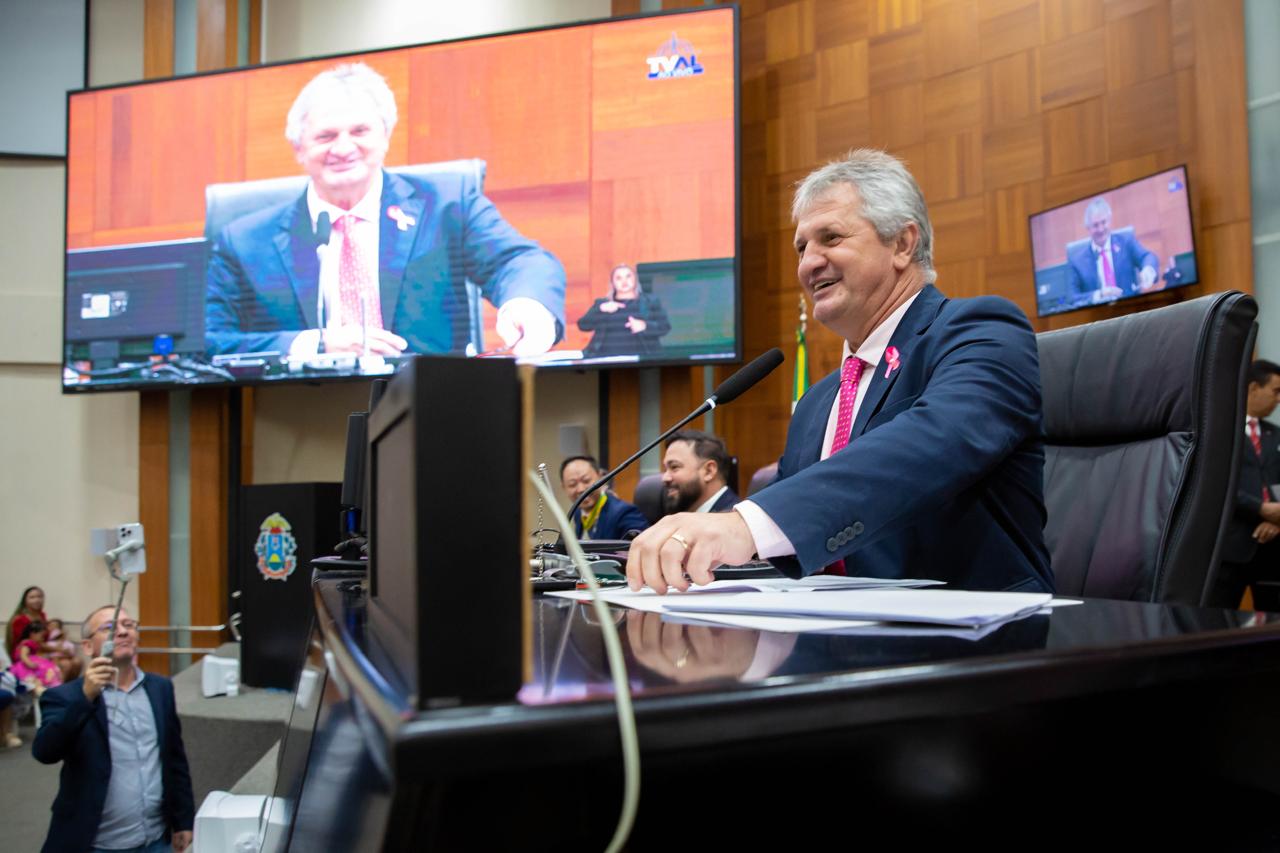 Governo sanciona Lei de Dilmar Dal Bosco e transporte de cavaco e deixa de ser tributado em Mato Grosso