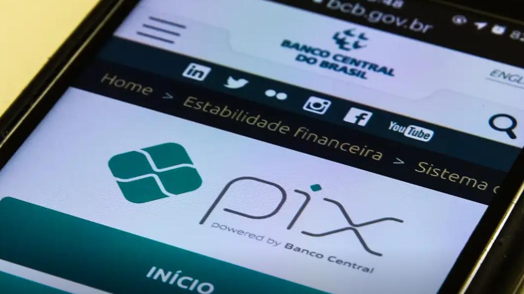 Pix não discrimina empresas estrangeiras, responde Brasil aos EUA