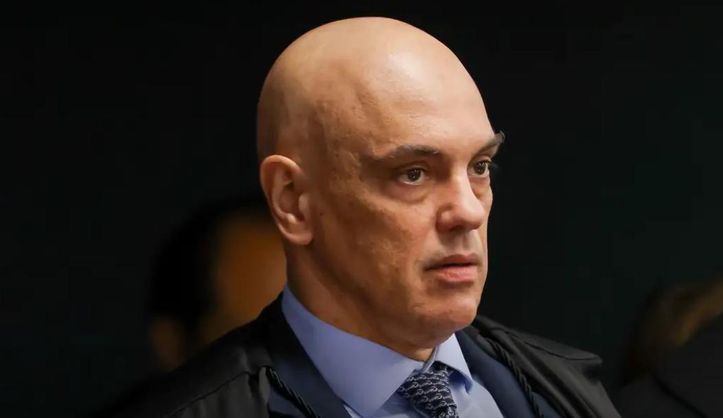 Moraes dá 48h para Bolsonaro explicar documento com pedido de asilo