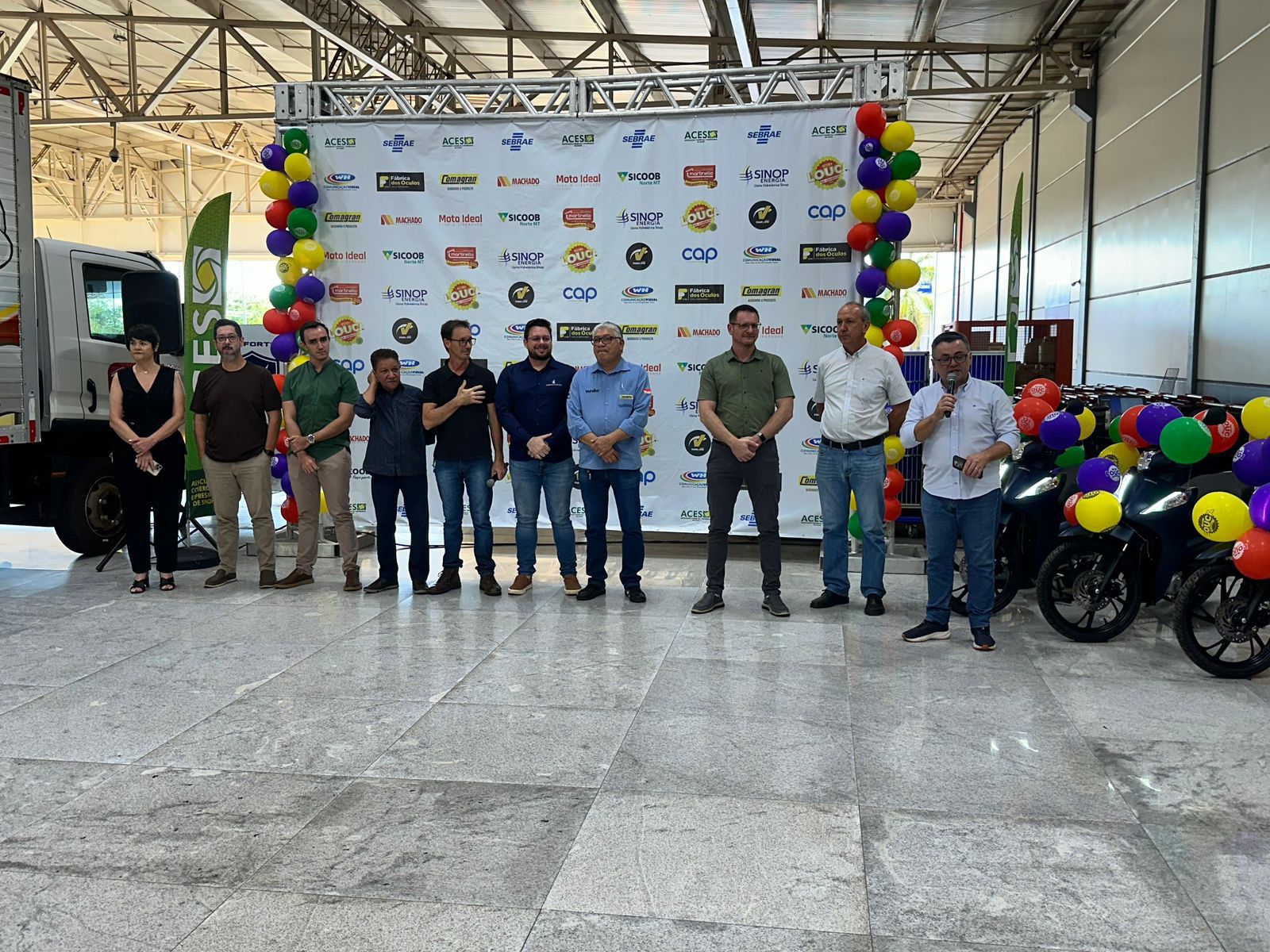 LANÇAMENTO: 10 ANOS DE DEU A LOUCA NO COMÉRCIO A maior campanha do varejo em Sinop celebra 1 década com muita energia e muitos prêmios