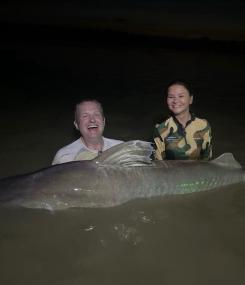 Pescador fisga piraíba de 2,27 metros durante pesca em Feliz Natal