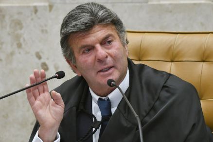 Ministro Fux vota para anular ação e diz que STF é incompetente