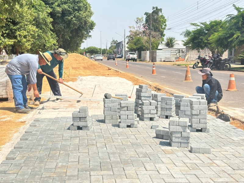 Obra do estacionamento da avenida dos Tarumãs avança e chega a 35% de conclusão