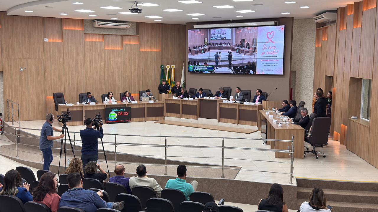 Vereadores de Sinop aprovam Refis, premiação para professores e dão posse a Vera do Jequitibás