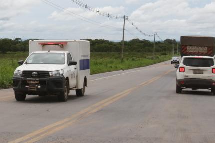 Filho encontra o pai morto às margens de rodovia
