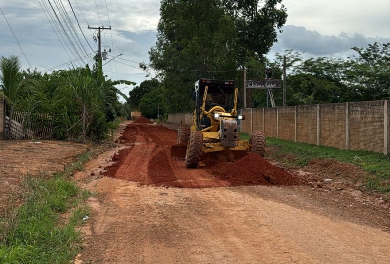 Prefeitura de Sinop faz manutenção nas ruas da Comunidade Fátima