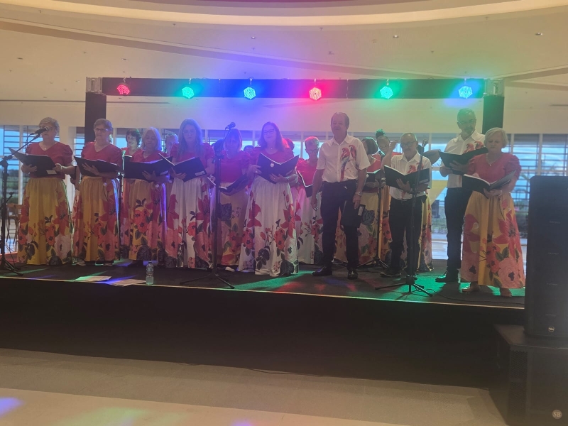 Coral Vozes e Sorrisos, do Previ Sinop, faz apresentação cultural no Shopping Sinop