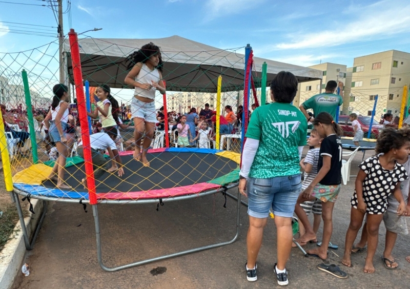 Prefeitura de Sinop promove edição especial do Domingo na Praça no estádio Gigante do Norte