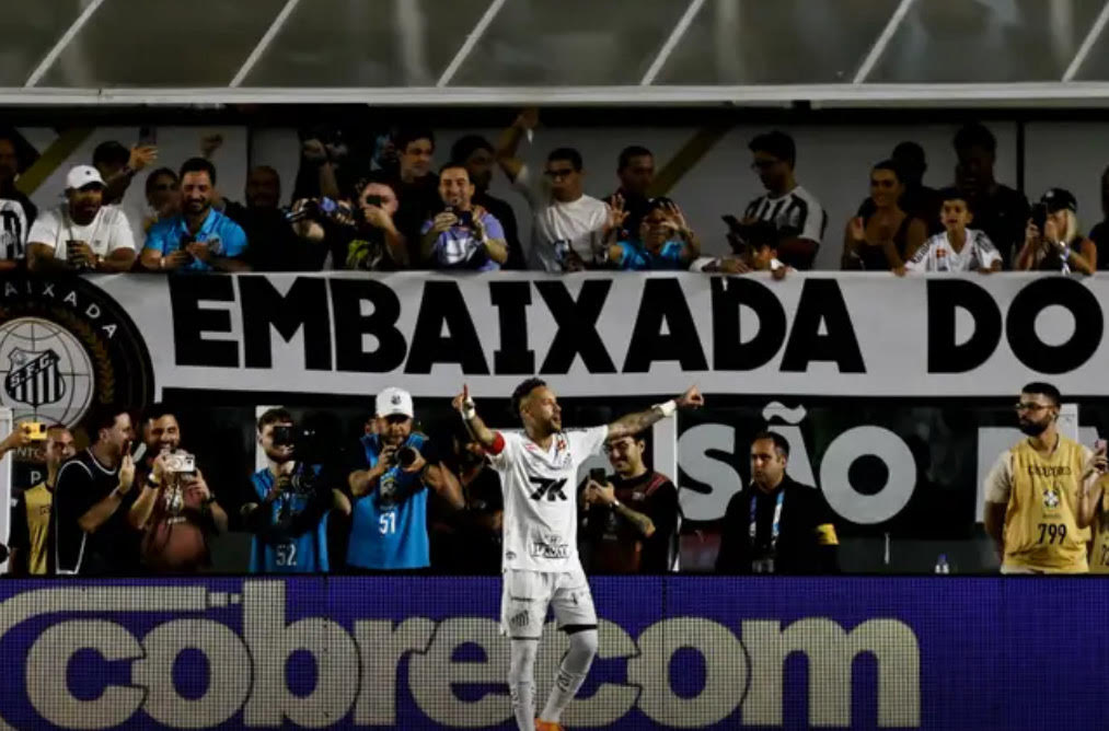 Brasileirão: Neymar marca, Santos vence e deixa zona de rebaixamento