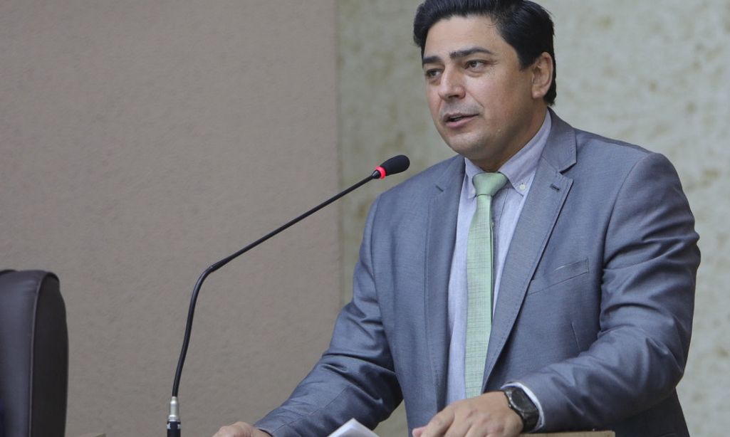 Célio Garcia defende exame obrigatório em recém-nascidos e ações de segurança viária