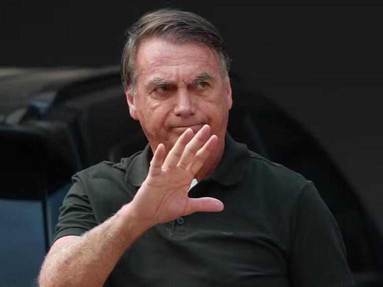 Bolsonaro pede autorização para fazer fisioterapia na prisão