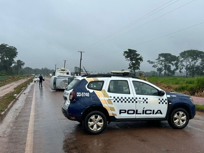 Capotamento na Estrada Nanci deixa Homem ferido