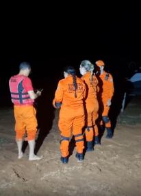 Naufrágio no lago:  Mãe e bebê são encontrados à deriva no Manso; buscas continuam para localizar piloto e pai
