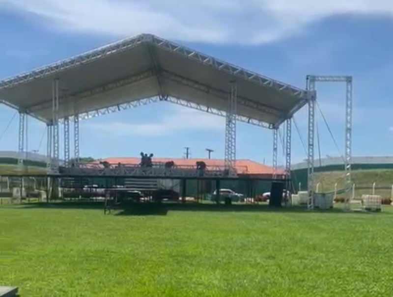 Prefeitura de Sinop prepara estrutura do show da virada no Estádio Gigante do Norte
