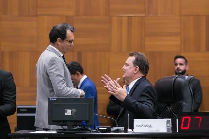 RGA de 5,4% divide Assembleia; dia histórico e vitória com gosto de derrota